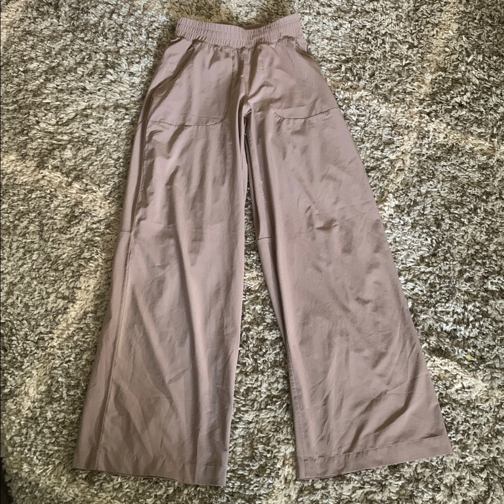 Lululemon Swift Mid-Rise Wide-Leg Pant taupe - Picture 3 of 9